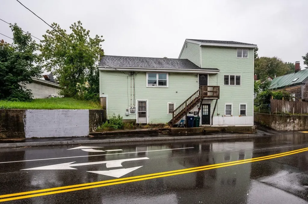 89 South Street Biddeford ME 04005