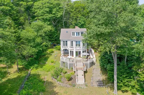 806 Seashore Avenue Portland ME 04108