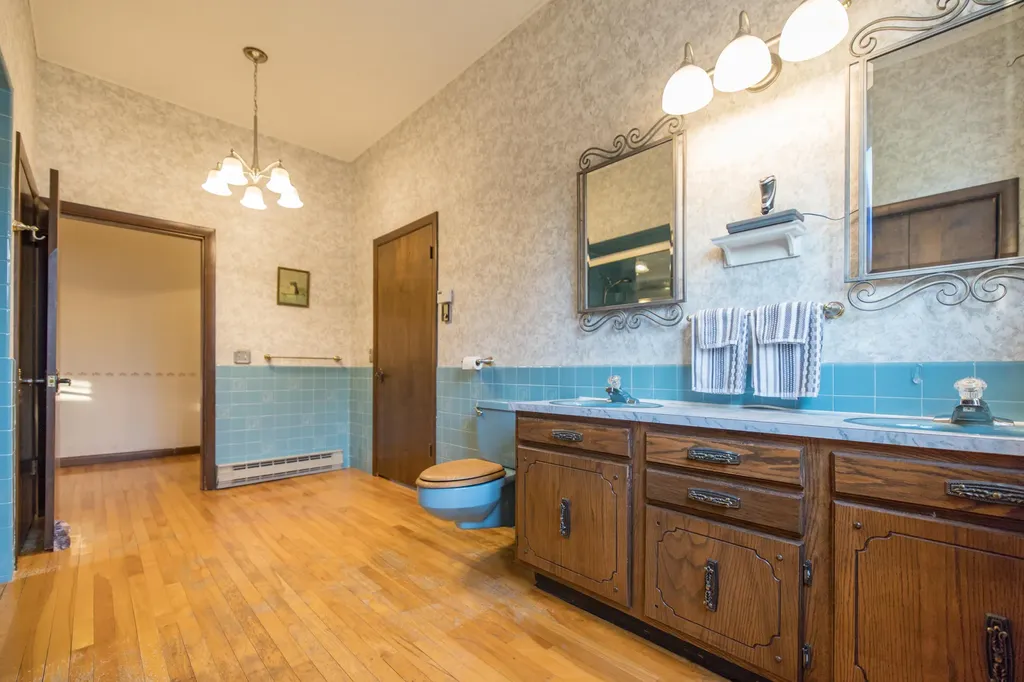 641 N Auburn Road Auburn ME 04210