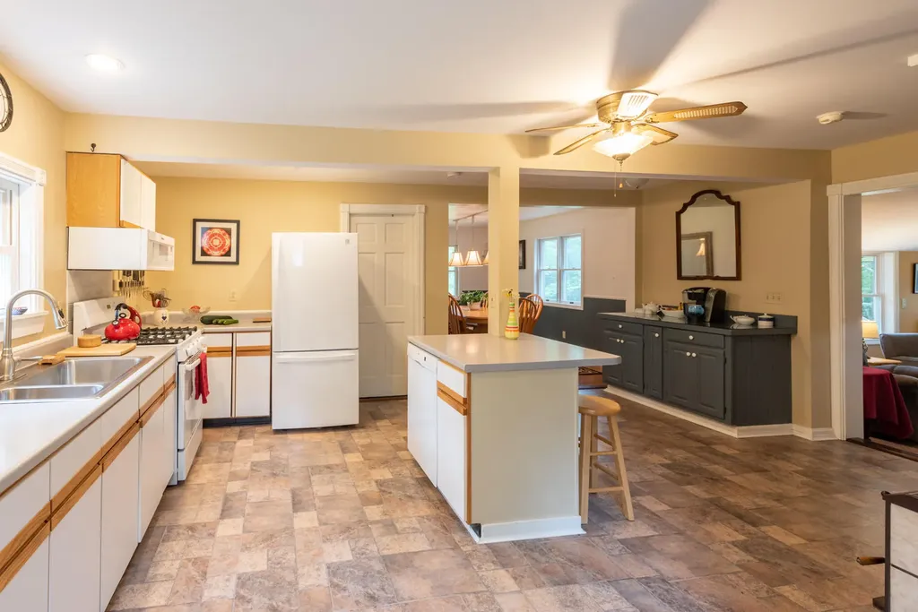 135 Knowles Road Belgrade ME 04917