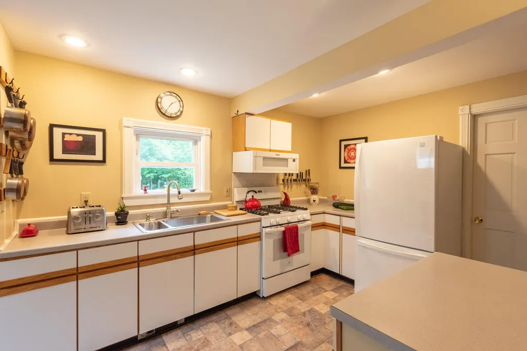 135 Knowles Road Belgrade ME 04917