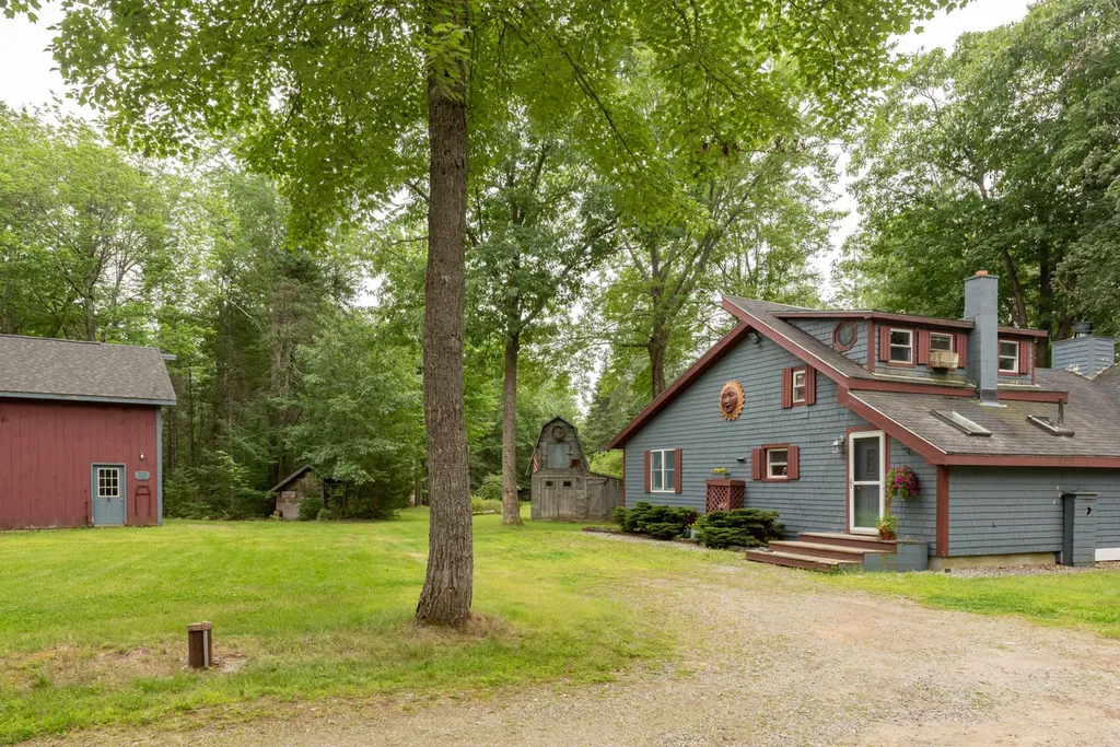 135 Knowles Road Belgrade ME 04917