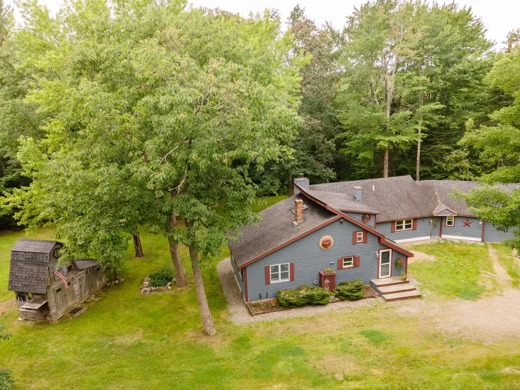 135 Knowles Road Belgrade ME 04917