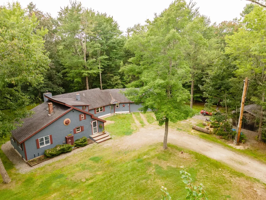 135 Knowles Road Belgrade ME 04917