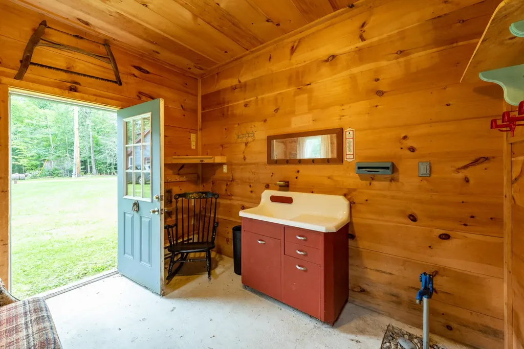 135 Knowles Road Belgrade ME 04917