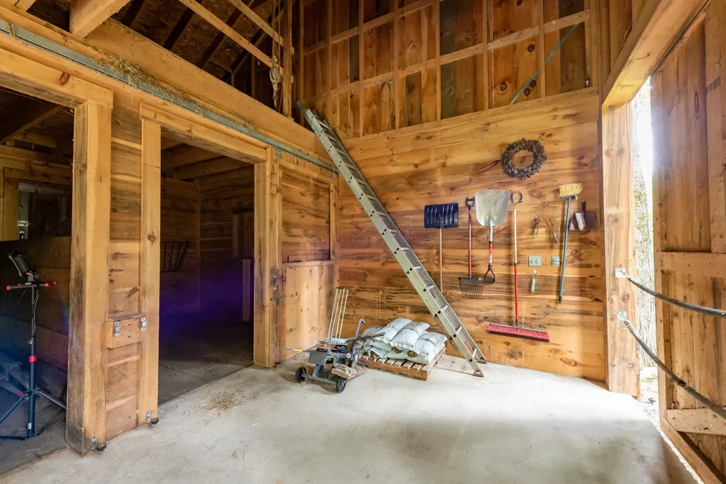 135 Knowles Road Belgrade ME 04917