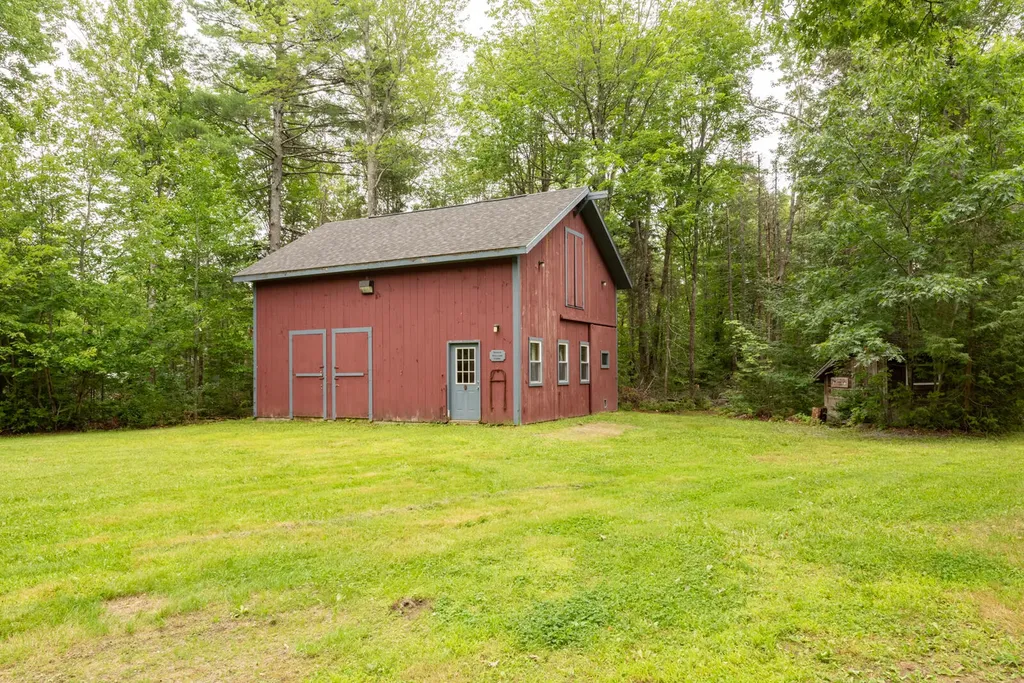 135 Knowles Road Belgrade ME 04917