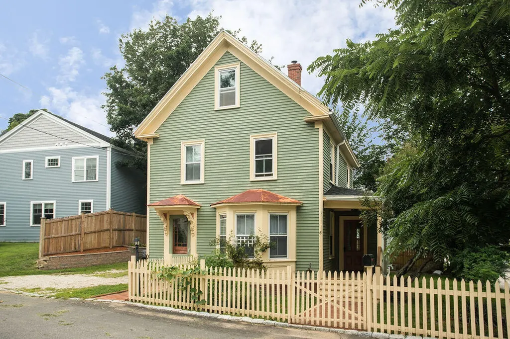 6 Central Avenue Kittery ME 03904
