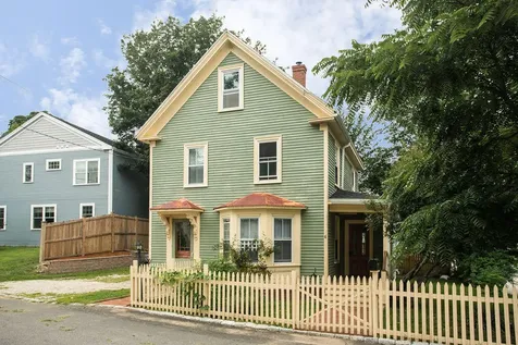 6 Central Avenue Kittery ME 03904