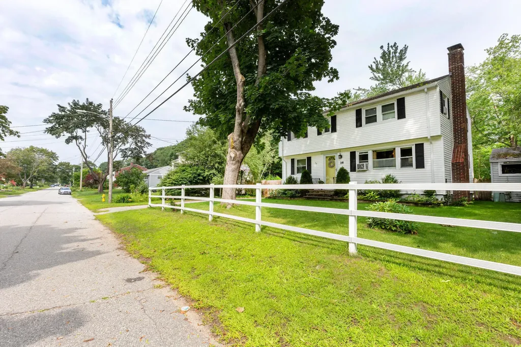 14 Peary Drive Brunswick ME 04011