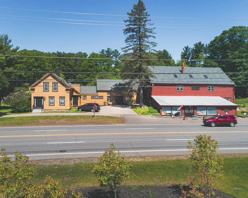 746 Us York ME 03909