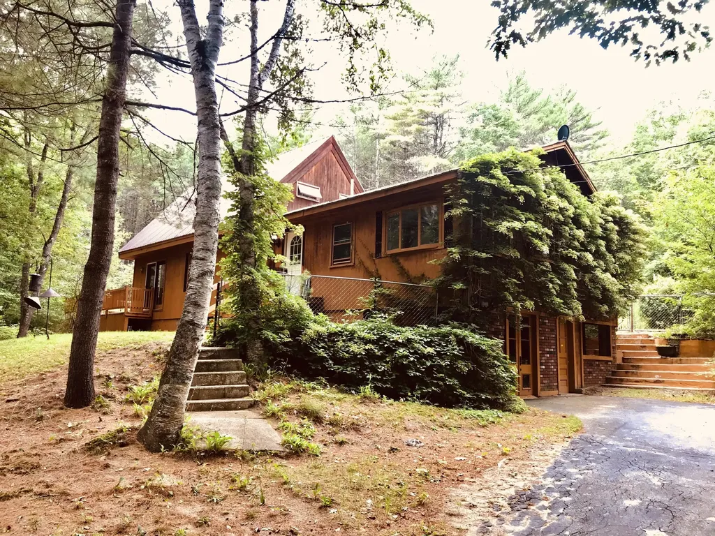 92 Kansas Road Naples ME 04055