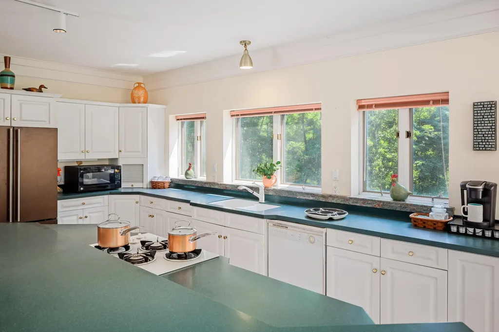 185 W Meadow Road Rockland ME 04841