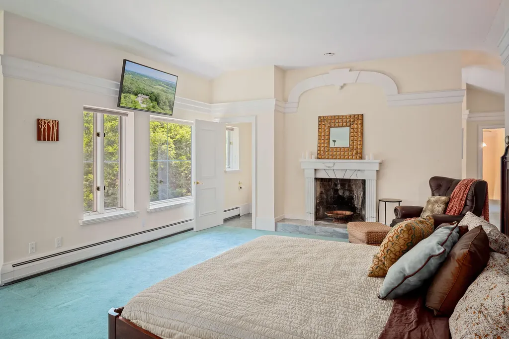 185 W Meadow Road Rockland ME 04841