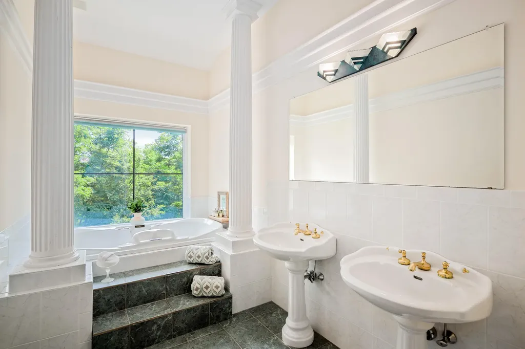 185 W Meadow Road Rockland ME 04841
