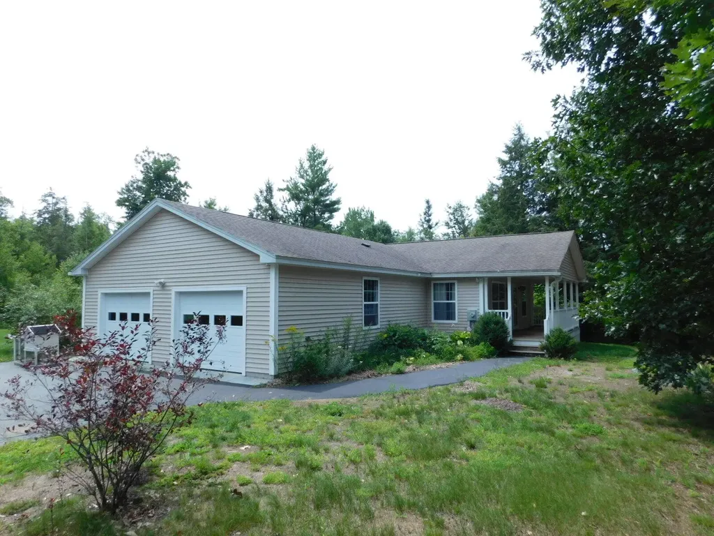30 Carolines Way Lebanon ME 04027