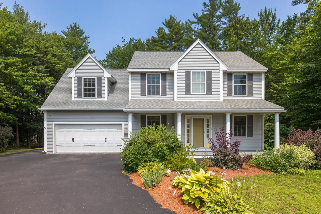 17 Stone Ledge Drive Lewiston ME 04240