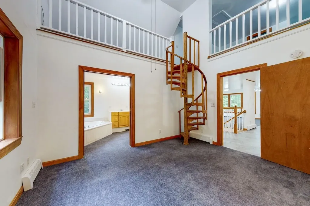 3 Timber Lane Poland ME 04274