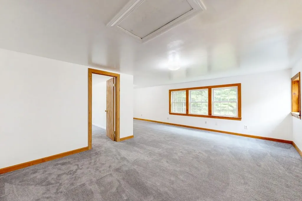 3 Timber Lane Poland ME 04274