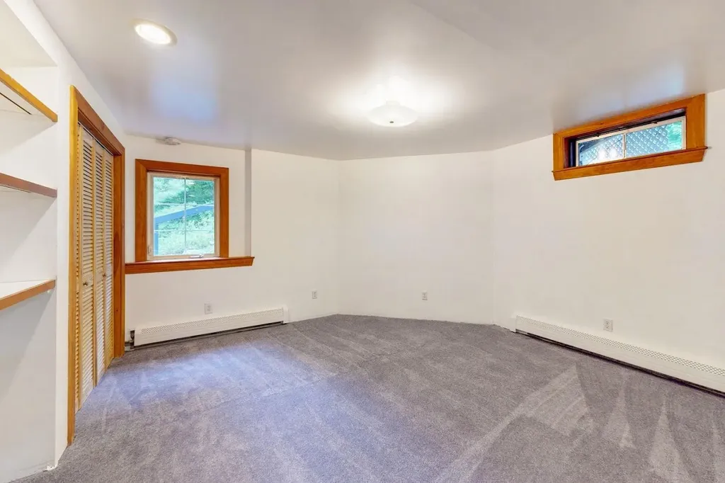3 Timber Lane Poland ME 04274