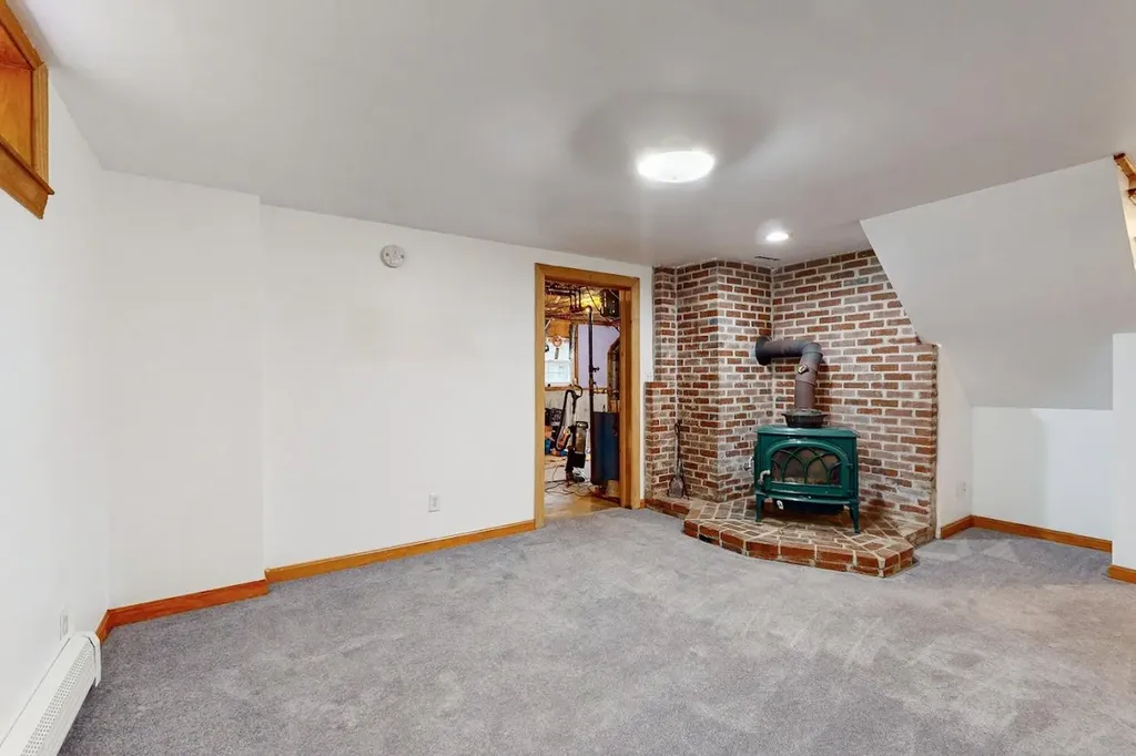 3 Timber Lane Poland ME 04274