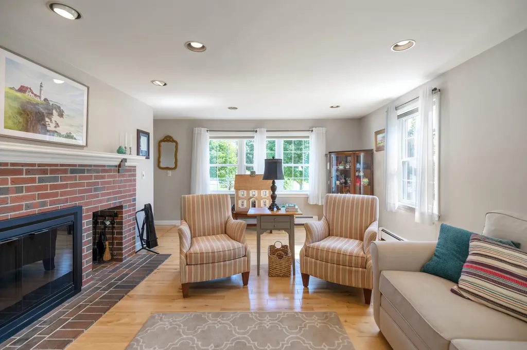 124 Evergreen Lane Windham ME 04062