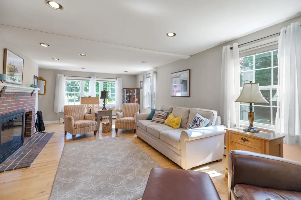 124 Evergreen Lane Windham ME 04062