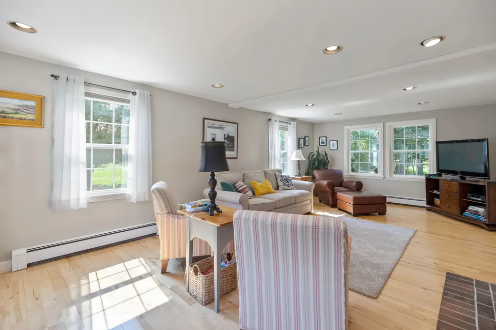 124 Evergreen Lane Windham ME 04062