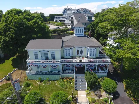 55 Commercial Street Boothbay Harbor ME 04538