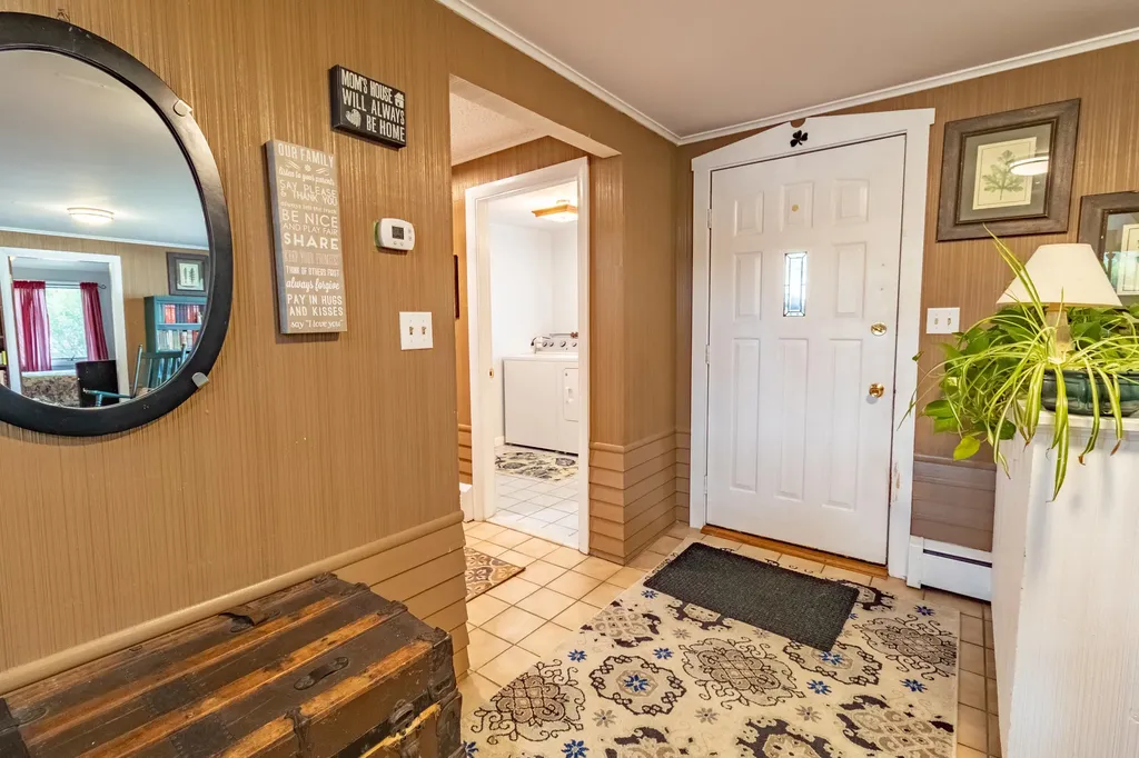 28 Robinson Gardens Lewiston ME 04240