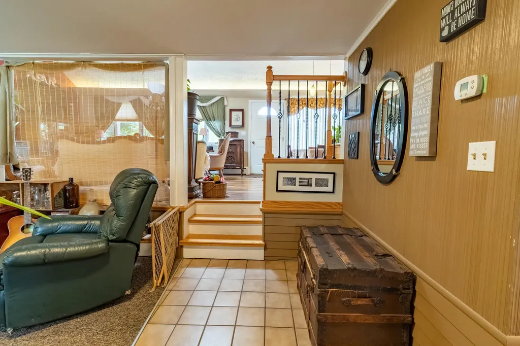 28 Robinson Gardens Lewiston ME 04240