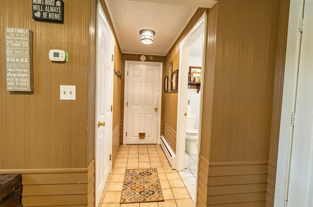 28 Robinson Gardens Lewiston ME 04240