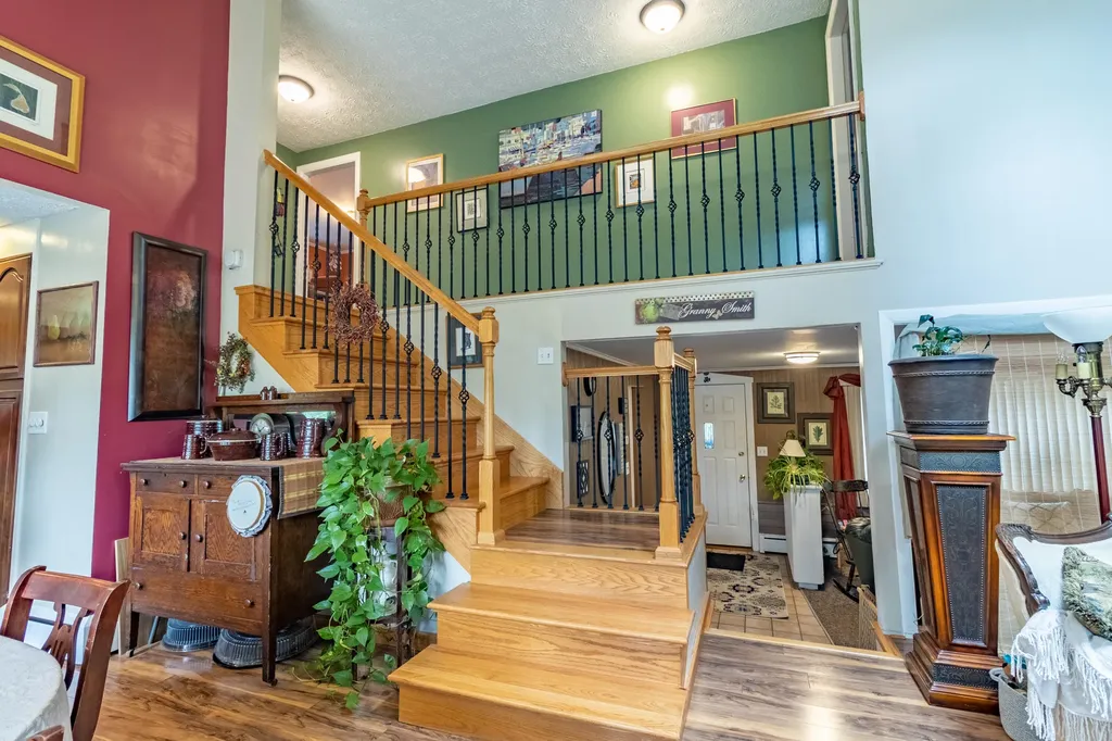 28 Robinson Gardens Lewiston ME 04240