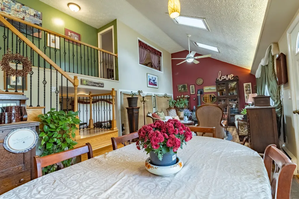 28 Robinson Gardens Lewiston ME 04240