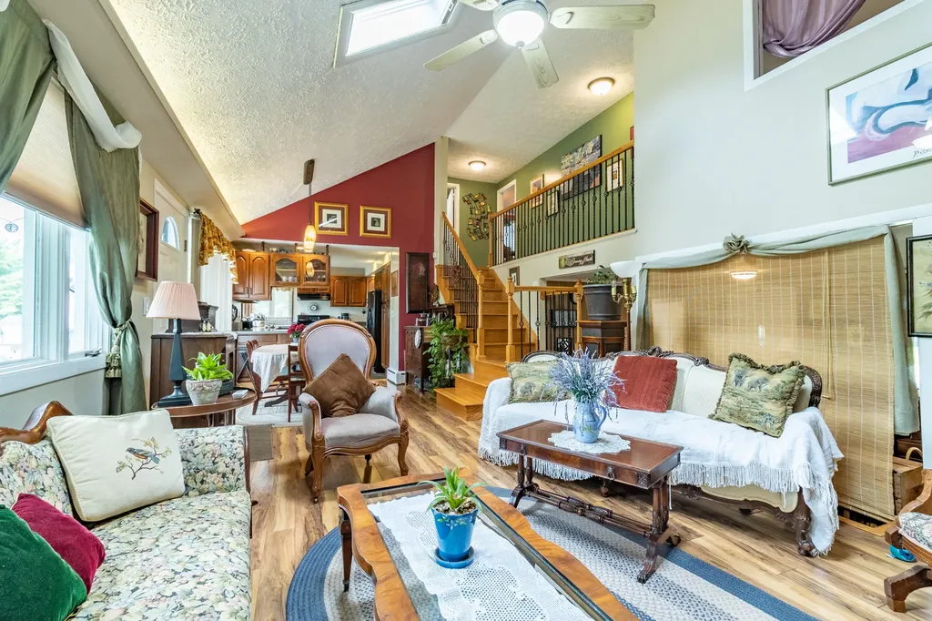 28 Robinson Gardens Lewiston ME 04240