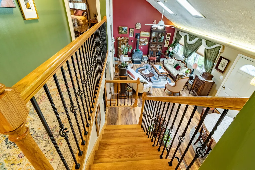 28 Robinson Gardens Lewiston ME 04240