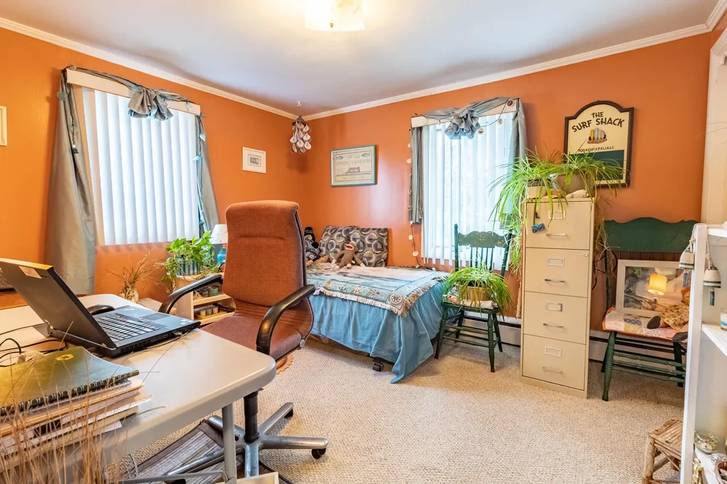 28 Robinson Gardens Lewiston ME 04240
