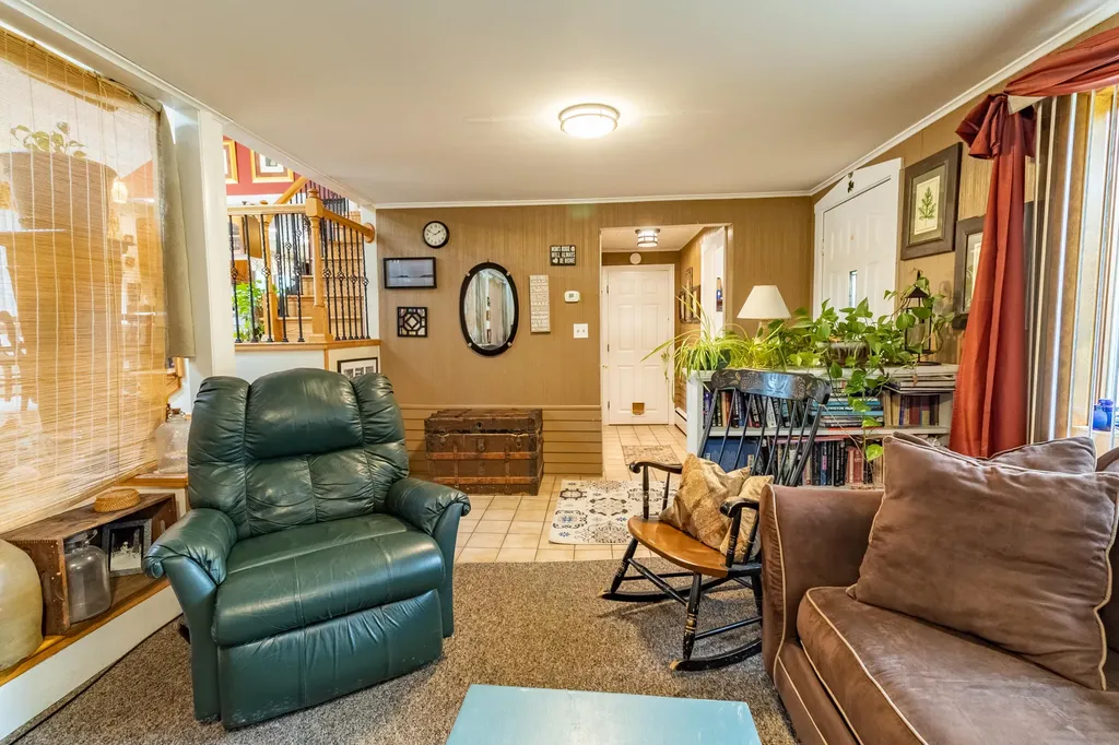 28 Robinson Gardens Lewiston ME 04240