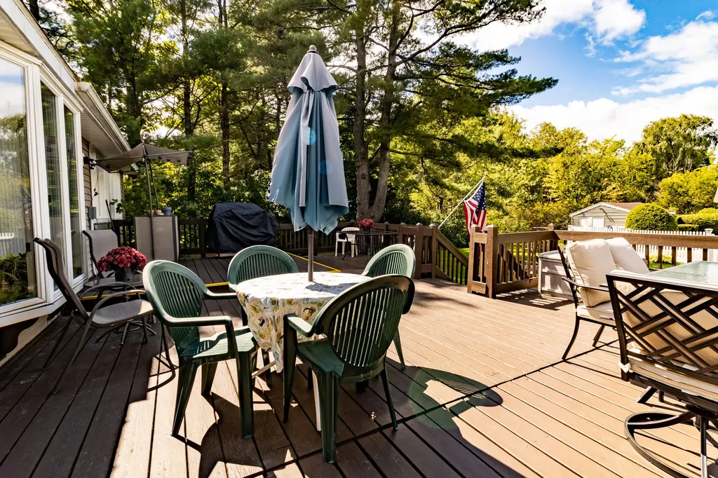 28 Robinson Gardens Lewiston ME 04240