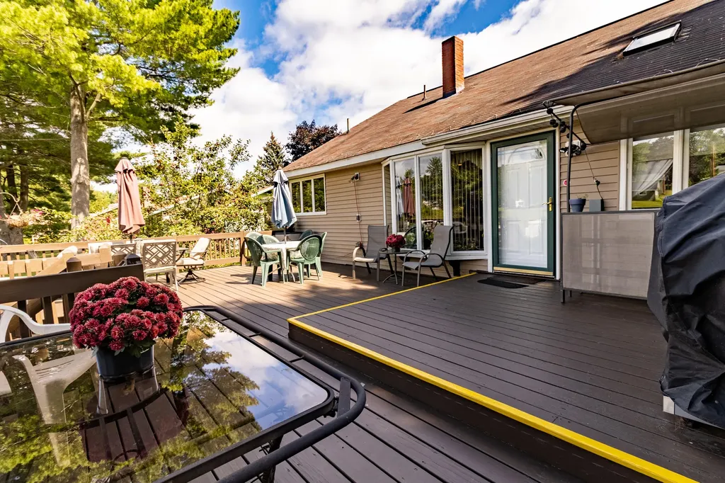 28 Robinson Gardens Lewiston ME 04240
