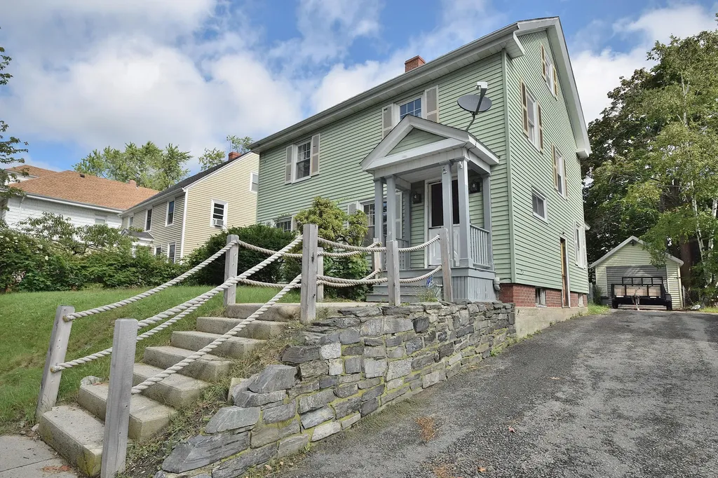 15 Deerfield Road Portland ME 04101