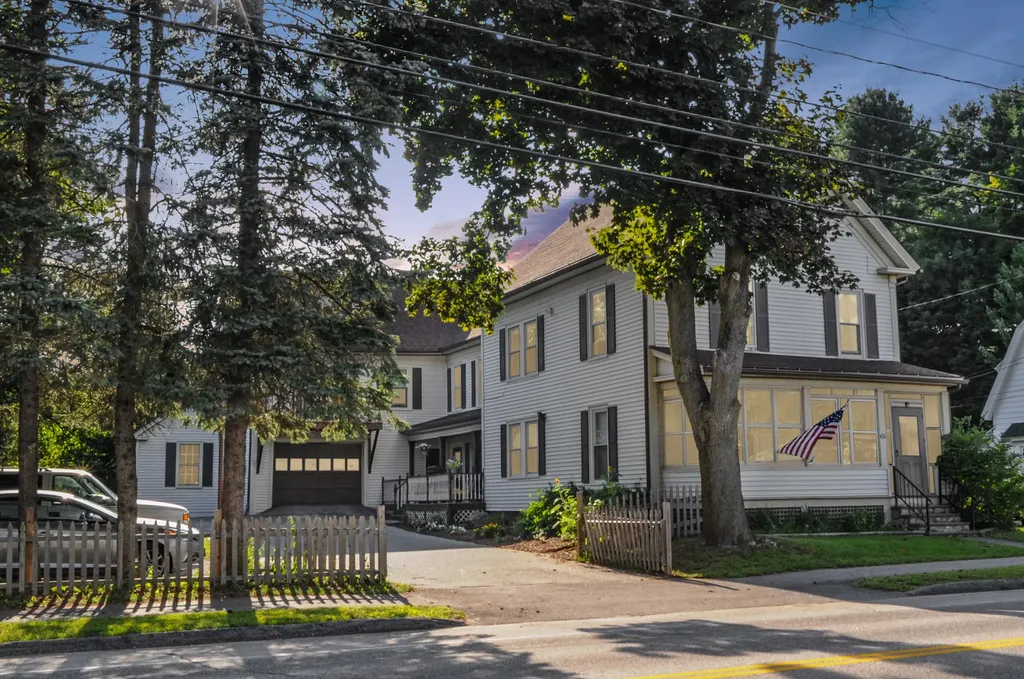 426 Turner Street Auburn ME 04210