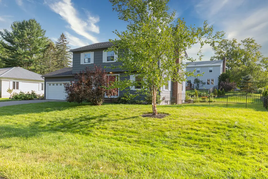 16 N Riverside Drive Waterville ME 04901