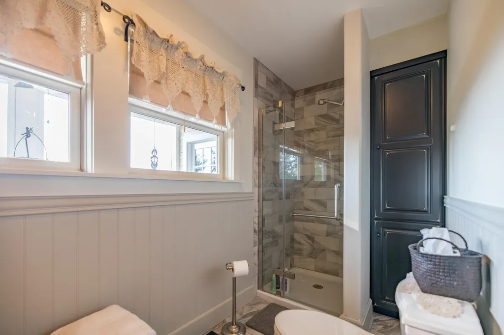 54 Merles Landing Norway ME 04268