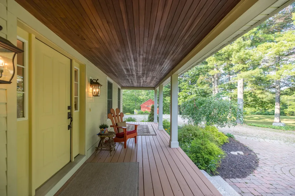 54 Merles Landing Norway ME 04268
