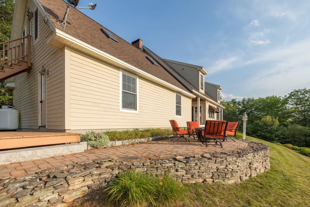 54 Merles Landing Norway ME 04268
