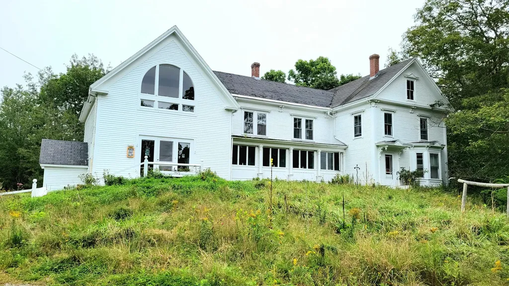 13 Dow Road Deer Isle ME 04627