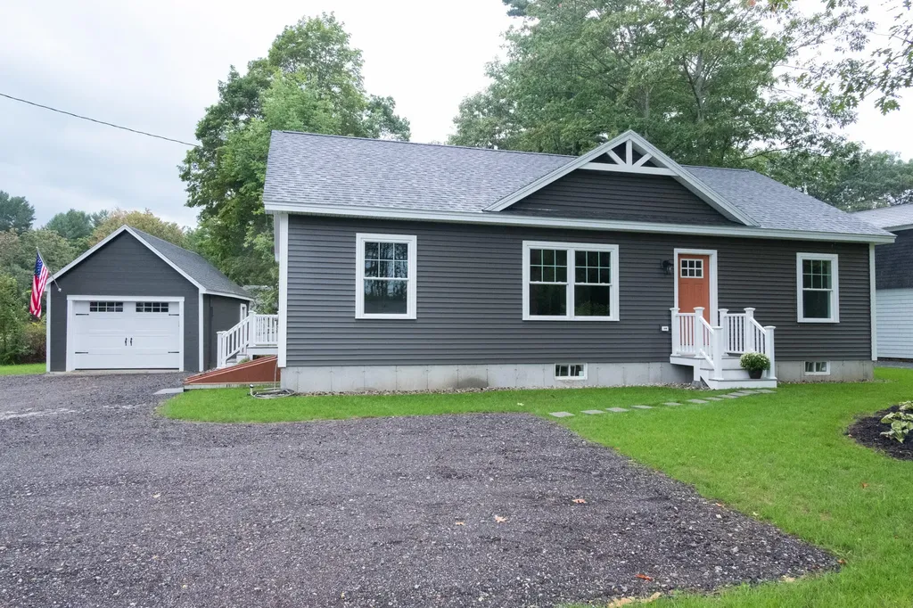 135 Shaker Road Gray ME 04039