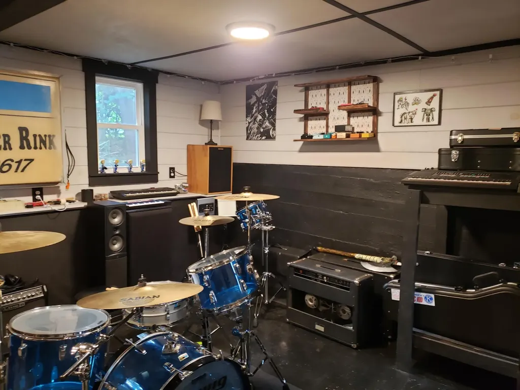 28 Eaton Street Old Town ME 04468