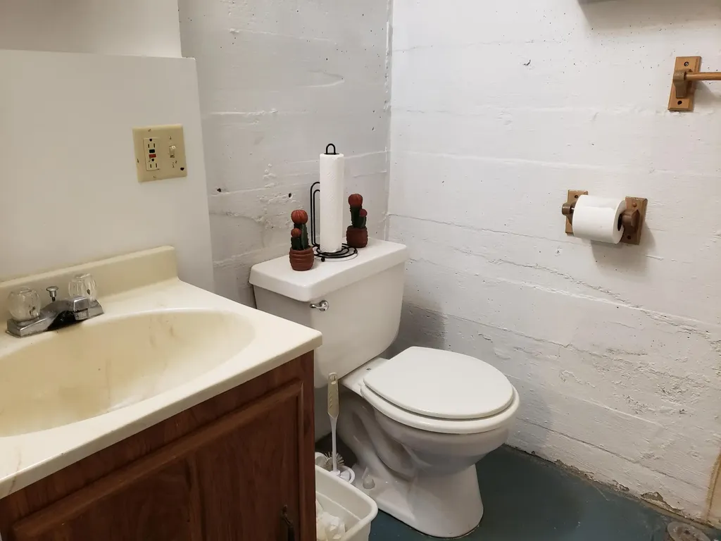 28 Eaton Street Old Town ME 04468
